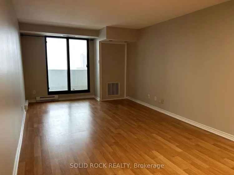 Centretown 2-Bedroom Condo with Parking and Balcony