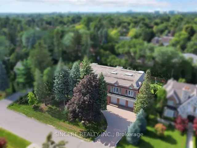 Luxury Bayview Glen Home - 7000+ Sq Ft - 4+ Ensuite Bedrooms - 3 Car Garage