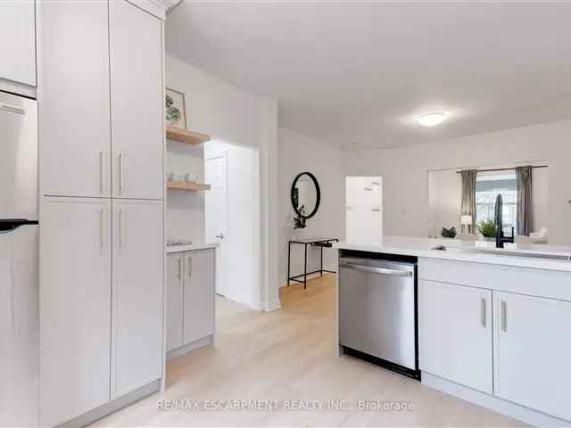 3 Bed 3 Bath Renovated Home Family Perfect Open Concept Kitchen