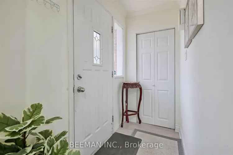 3 Bedroom Semi-Detached Bungalow in Newmarket