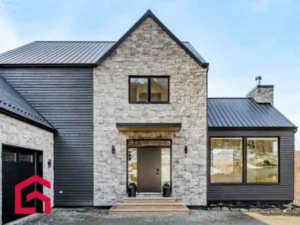 2+ Storey Home for Sale Estrie Exceptional Mountain View