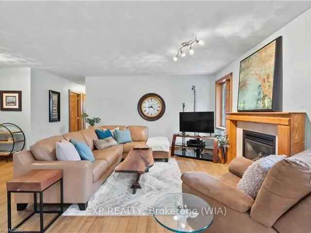 Georgian Bay Bungalow: 3 Bed, 2 Bath Waterfront Retreat