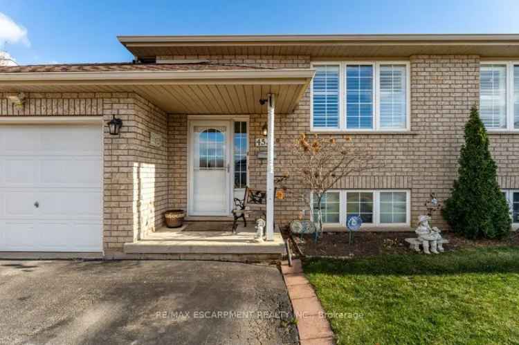 Buy bungalow in Beamsville with modern features and spacious layout