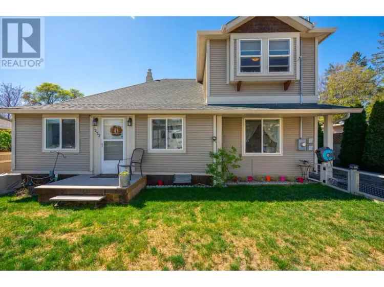Royal Ave 3-Level Home 2800 sq ft 4 Beds 3 Baths River Mountain Views