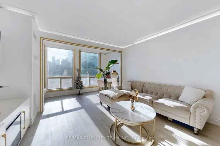 Condo For Sale in Toronto, Ontario