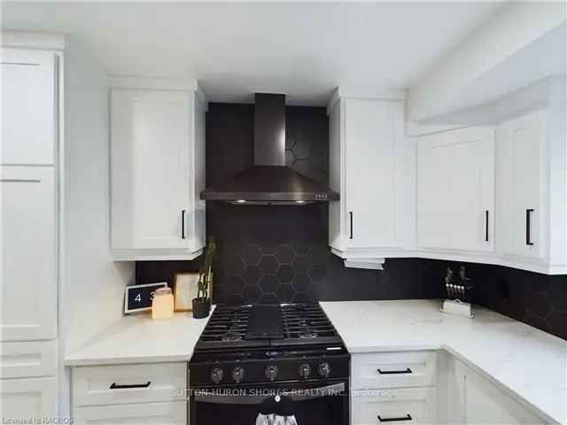 1924 sq ft Renovated Home in Tiverton ON - Modern Kitchen & Large Lot