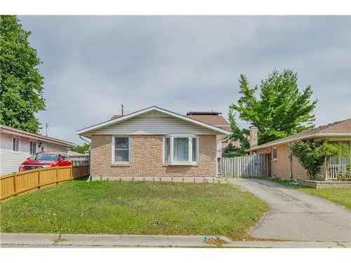 House For Sale In Laurentian Hills, Kitchener, Ontario