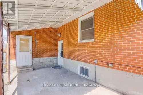 House For Sale In Jane Finch Toronto 4 4 Bedrooms 2 Kitchens