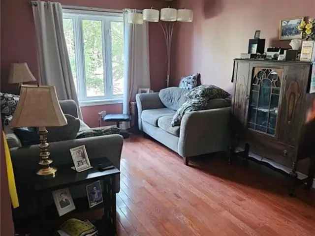 House For Sale in Windsor, Ontario