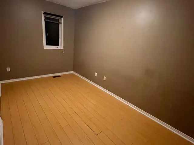 3 Bed 3 Bath House in Mississauga Near Square One