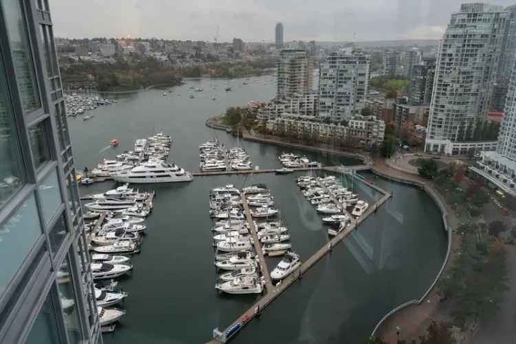 Yaletown Condo with Water Views and Amenities