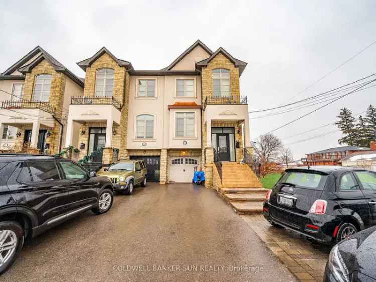 House For Sale in Vaughan, Ontario