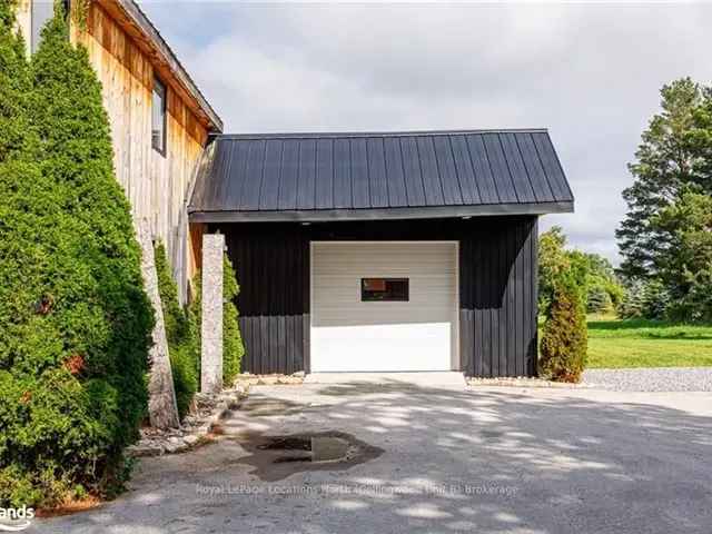 Modern Farmhouse on 10.6 Acres Near Collingwood