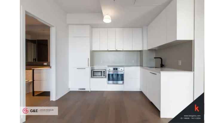 Downtown Montreal 2-Bedroom Condo with City Views