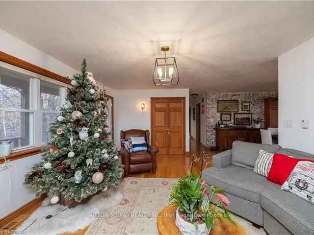 5-Bedroom Stone Bungalow near Francis Lake