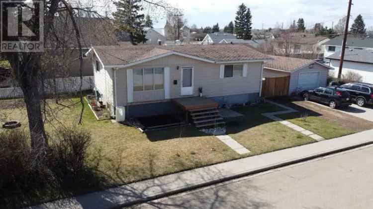 Charming 4-Bedroom Bungalow in Bowden - Great Family Home