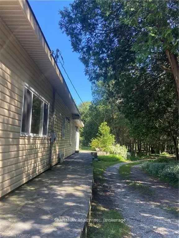 House For Sale in 17, Little Cove Road, Municipality of Northern Bruce Peninsula, Ontario