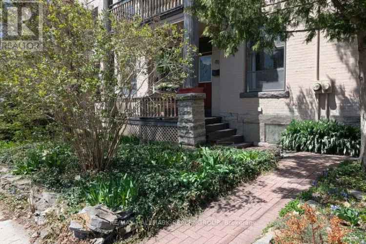 Spacious Three-Storey House Historic Charm Modern Comfort