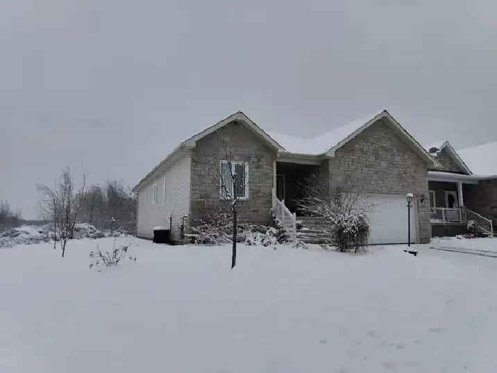 Beautiful 3 Bed 2 Bath Home for Rent in Limoges