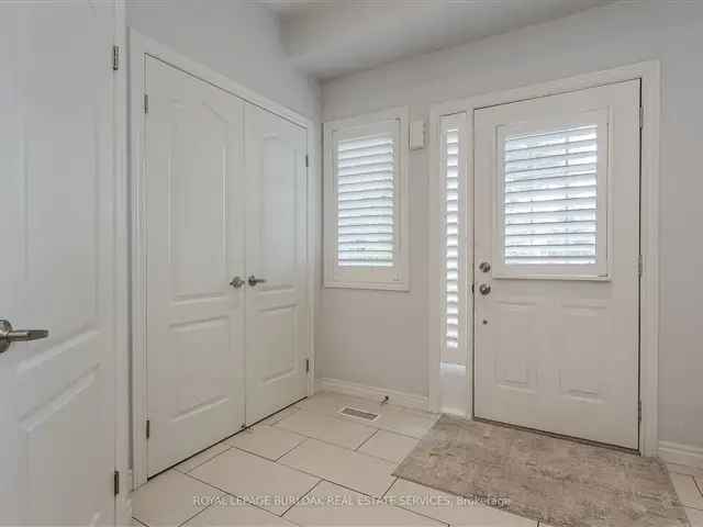 Townhouse For Sale in 4071, Kilmer Drive, Burlington, Ontario