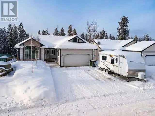 4-Bedroom 3-Bathroom Home in Copper Ridge