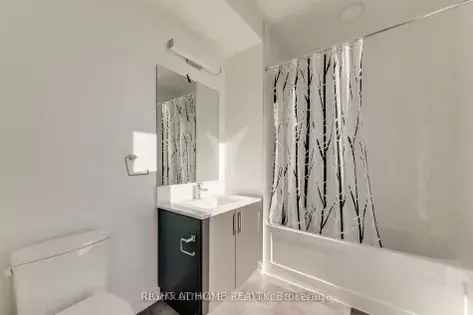 3 Bedroom 2 Bathroom Penthouse Suite in Toronto