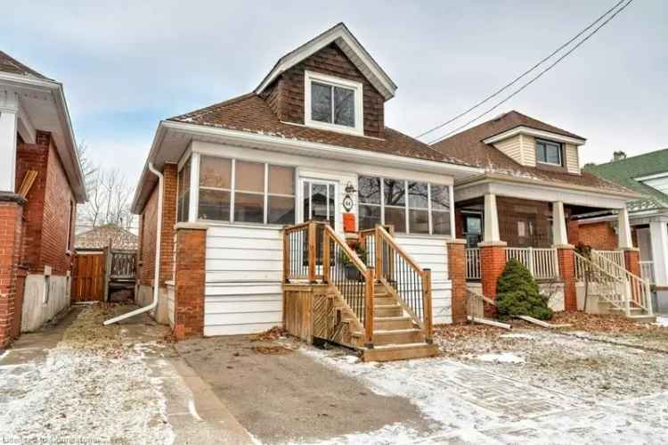 Charming 1.5 Storey Delta Home 2 1 Baths Updated Kitchen Large Backyard