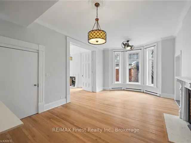 Fully Renovated Four Unit Queen Anne Building Downtown