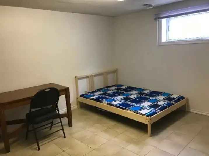 Room for student rent "University Manitoba "Nov 1st