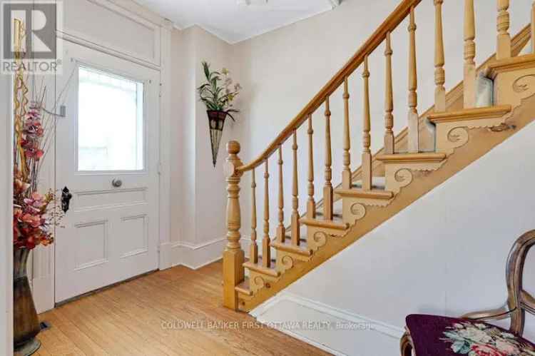 Historic Perth Brick Home - Charm and Convenience
