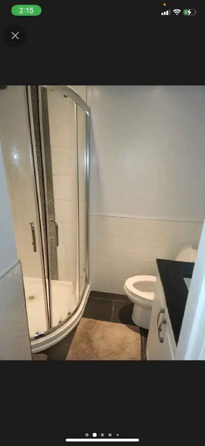 RENTING ROOM WITH PRIVATE BATHROOM $1000