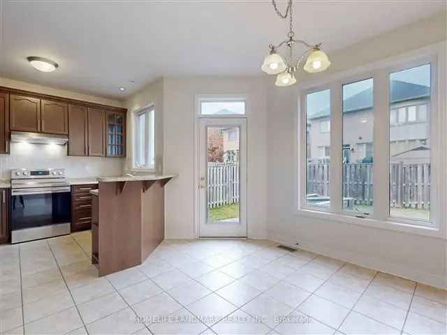 House For Sale in 23, Greenbury Court, Whitchurch-Stouffville, Ontario