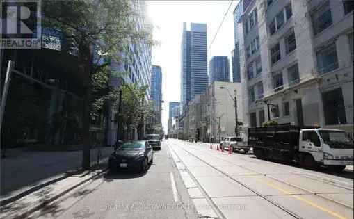 1 room apartment of 346 m² in Toronto