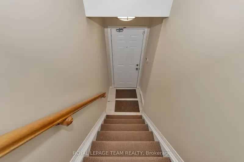 Superb Upper End Condo 1425 sq ft 2 Beds 2 Baths