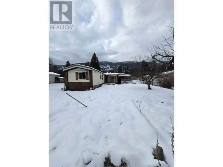 Genelle 3-Bedroom Mobile Home with Shop Near Columbia River