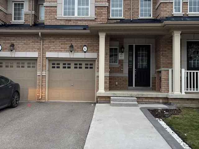 Two Storey Executive Townhome Near Mount Pleasant GO