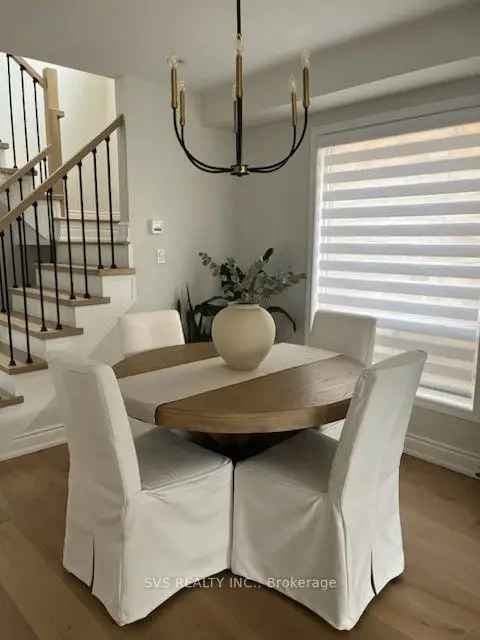 House For Sale in Oakville, Ontario