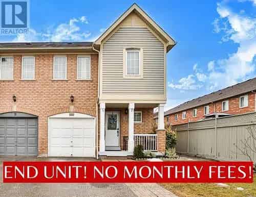 Spacious 3 Bedroom Townhome Whitby Williamsburg Family Home