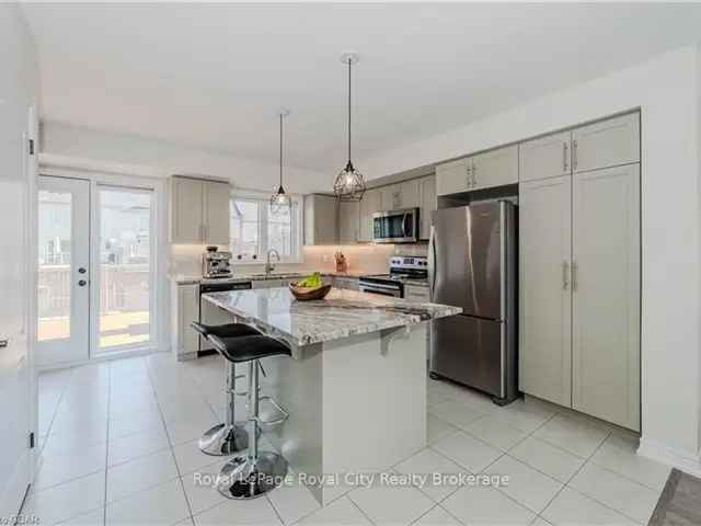 Guelph Townhouse Condo 3 Bed 3 Bath 1400 sq ft