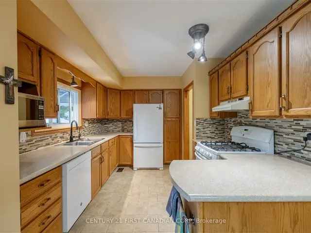 House For Sale in Middlesex Centre, Ontario