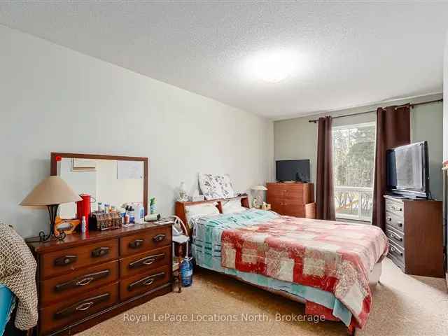 Wasaga Beach Condo: 1-Bedroom Ground Floor Unit Near Amenities