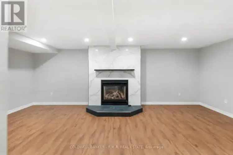 1 Bedroom Plus Den House in Lindsay Spacious Backyard Updated Bathroom