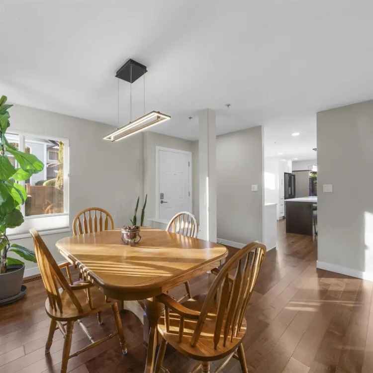 Renovated 3-Bed Townhouse with Loft and Backyard