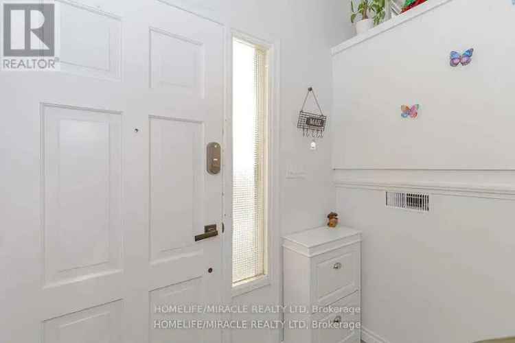 Lakeshore Home Stunning 3 Bedroom House Huge Lot Finished Basement