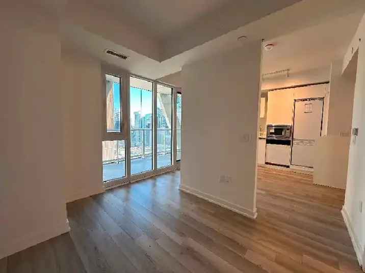 1 Bed 1 Bath in the Heart of Downtown Toronto