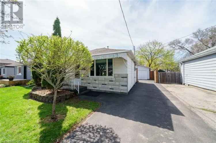 Updated 3-Bedroom Bungalow - East Mountain Location