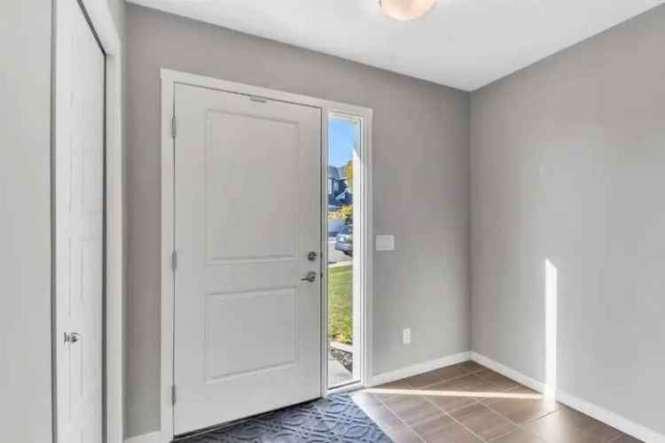 Townhouse For Rent in Calgary, Alberta