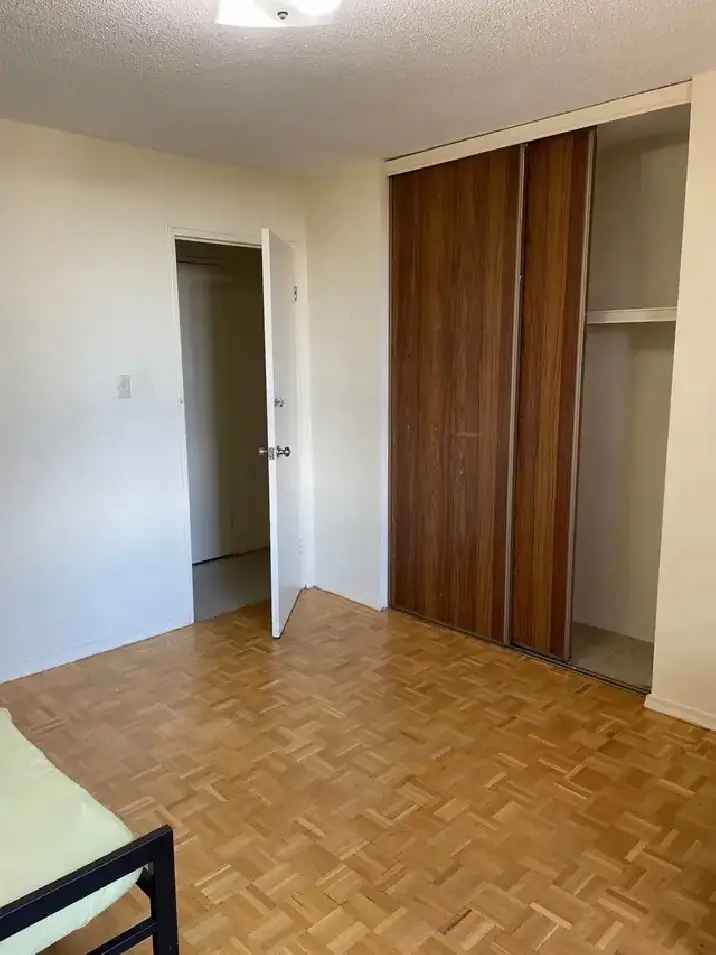 1 Private Bedroom for FEMALE only for RENT