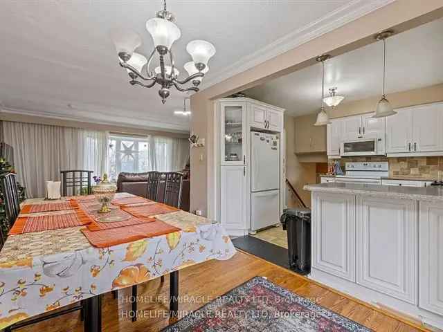 House For Sale in Oshawa, Ontario