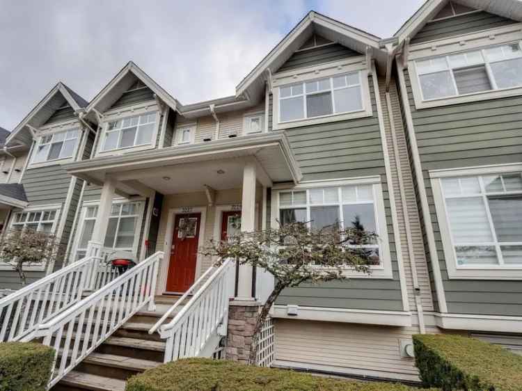 Champlain Heights Family Townhouse - Double Garage - Gourmet Kitchen